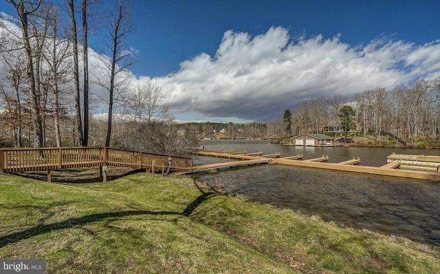 100 HEMLOCK LN, Mineral, VA 23117