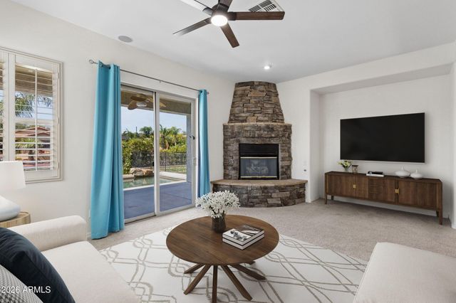 662 E Torrey Pines Place, Chandler, AZ 85249