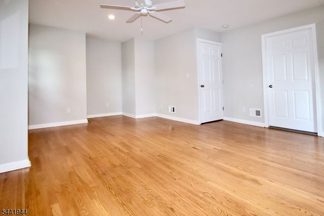 73 Oneida Ave, Oakland Boro, NJ 07436