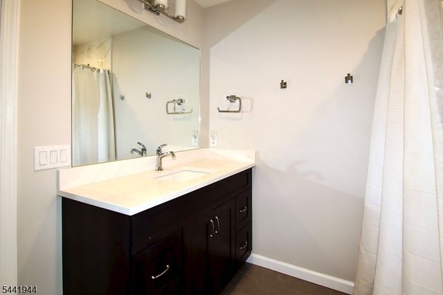 73 Oneida Ave, Oakland Boro, NJ 07436