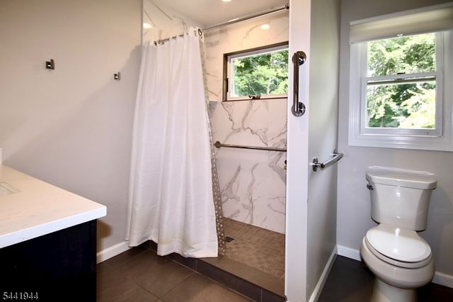 73 Oneida Ave, Oakland Boro, NJ 07436