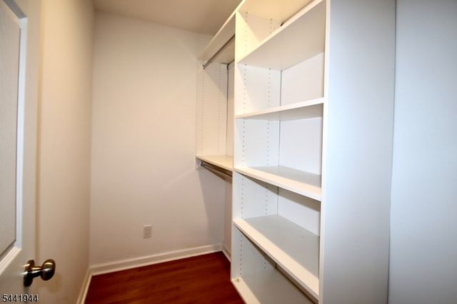 73 Oneida Ave, Oakland Boro, NJ 07436