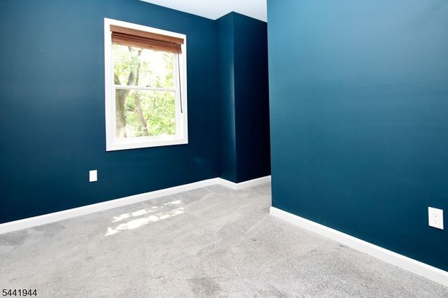 73 Oneida Ave, Oakland Boro, NJ 07436