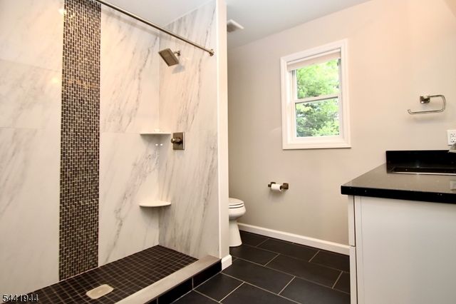 73 Oneida Ave, Oakland Boro, NJ 07436