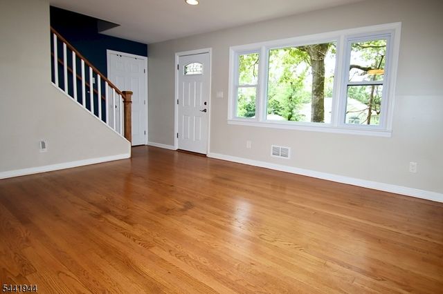 73 Oneida Ave, Oakland Boro, NJ 07436
