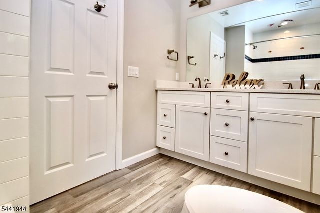 73 Oneida Ave, Oakland Boro, NJ 07436