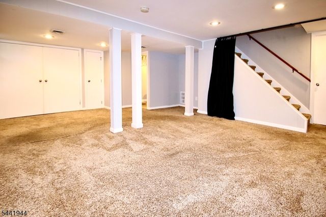 73 Oneida Ave, Oakland Boro, NJ 07436