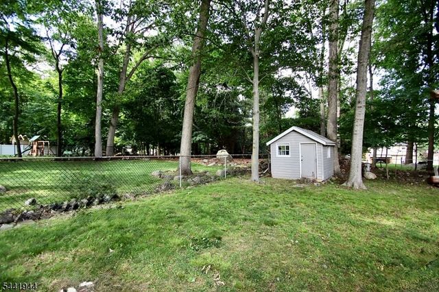 73 Oneida Ave, Oakland Boro, NJ 07436