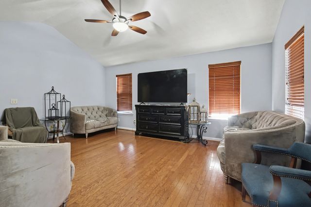 832 Post Oak Dr, Antioch, TN 37013