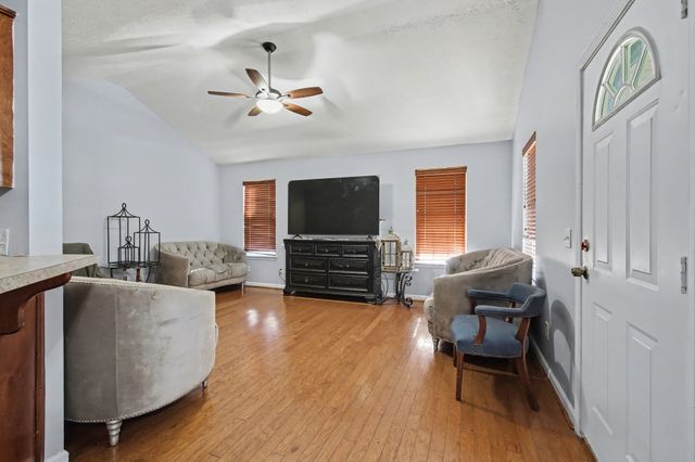 832 Post Oak Dr, Antioch, TN 37013