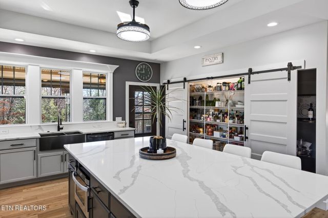 323 Riverview Drive, Crossville, TN 38555