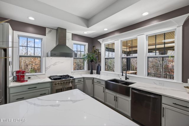 323 Riverview Drive, Crossville, TN 38555