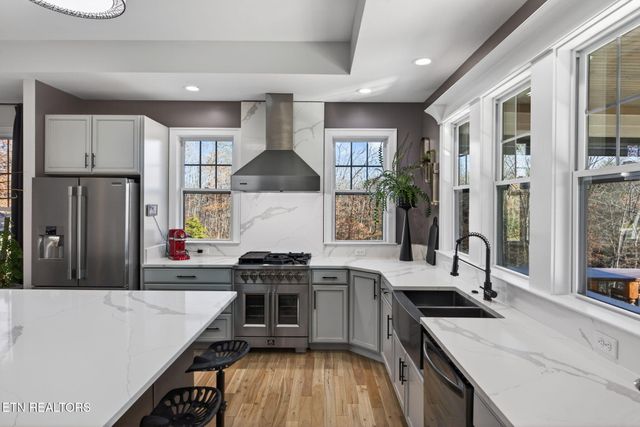 323 Riverview Drive, Crossville, TN 38555