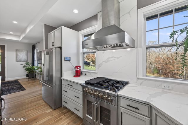 323 Riverview Drive, Crossville, TN 38555