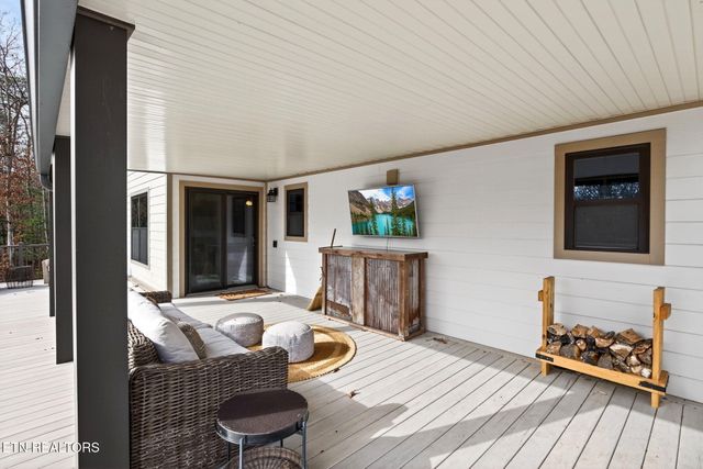 323 Riverview Drive, Crossville, TN 38555