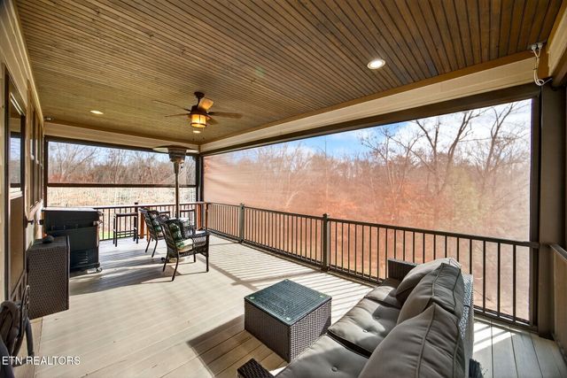 323 Riverview Drive, Crossville, TN 38555