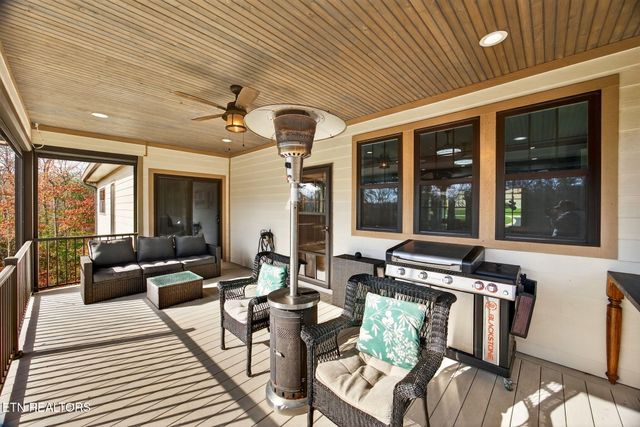 323 Riverview Drive, Crossville, TN 38555