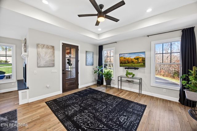 323 Riverview Drive, Crossville, TN 38555