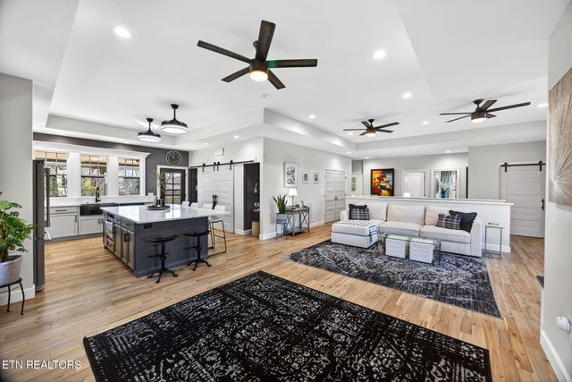 323 Riverview Drive, Crossville, TN 38555