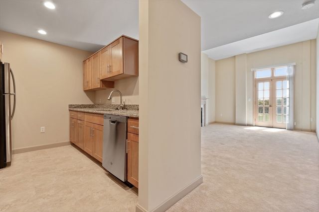 550 Washington St 218, Braintree, MA 02184