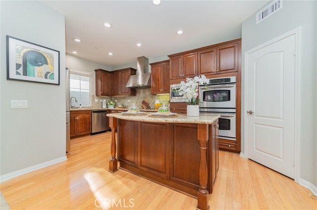 54 Shadowplay, Irvine, CA 92620