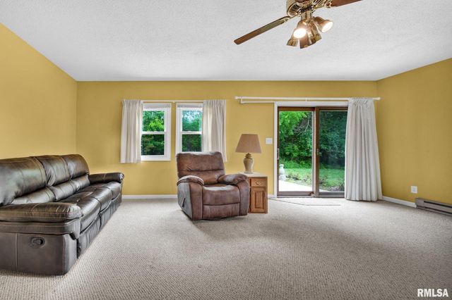 4601 W ANDOVER Drive, Peoria, IL 61615