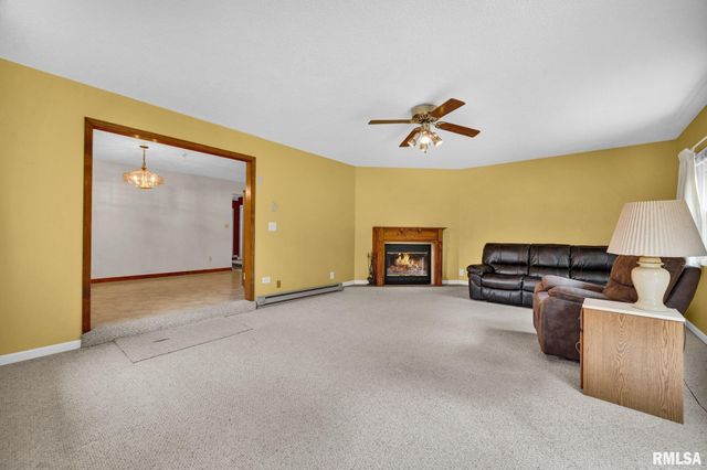 4601 W ANDOVER Drive, Peoria, IL 61615