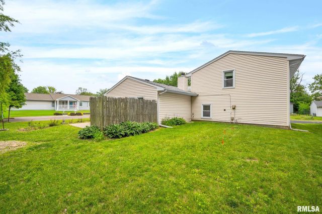 4601 W ANDOVER Drive, Peoria, IL 61615