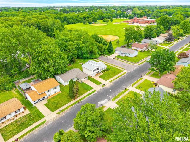 4601 W ANDOVER Drive, Peoria, IL 61615