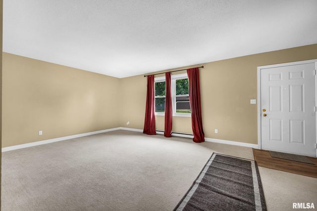 4601 W ANDOVER Drive, Peoria, IL 61615
