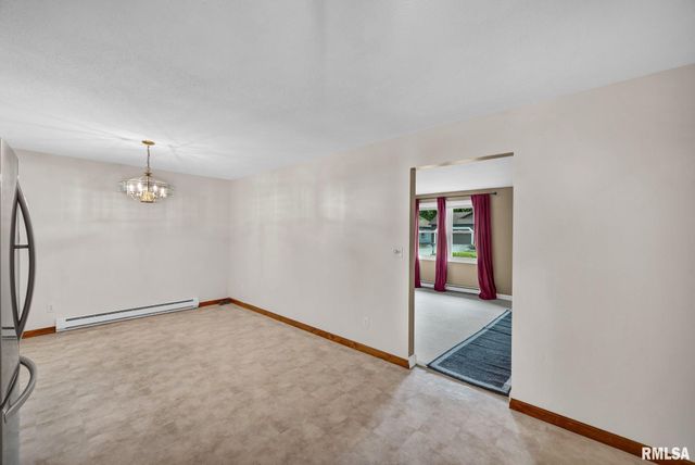 4601 W ANDOVER Drive, Peoria, IL 61615