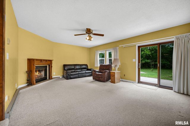 4601 W ANDOVER Drive, Peoria, IL 61615