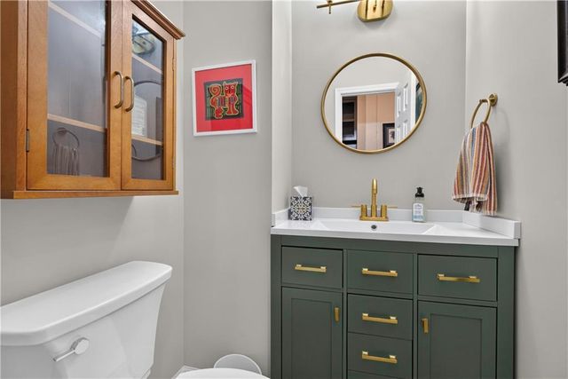 2228 SW Waterfall Place, Lee's Summit, MO 64081