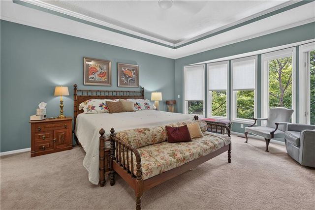2228 SW Waterfall Place, Lee's Summit, MO 64081