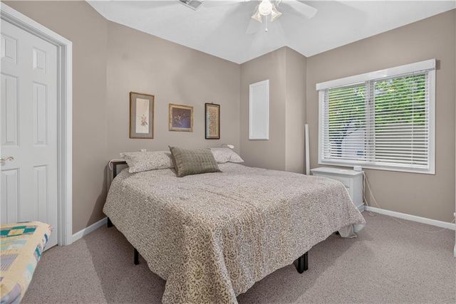2228 SW Waterfall Place, Lee's Summit, MO 64081