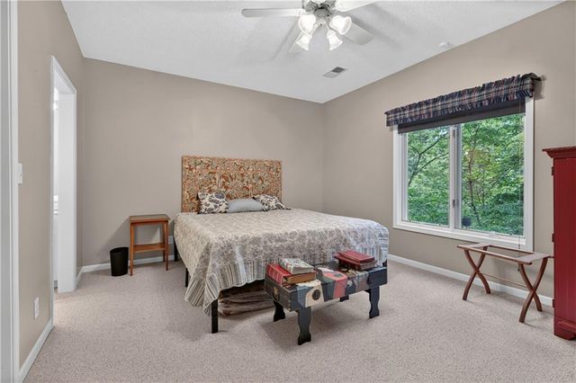 2228 SW Waterfall Place, Lee's Summit, MO 64081