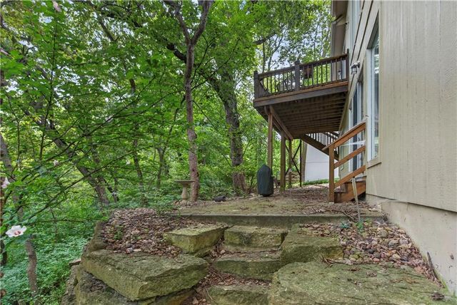 2228 SW Waterfall Place, Lee's Summit, MO 64081