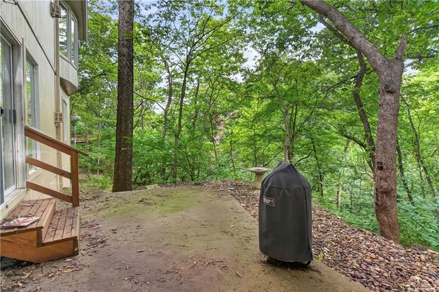 2228 SW Waterfall Place, Lee's Summit, MO 64081