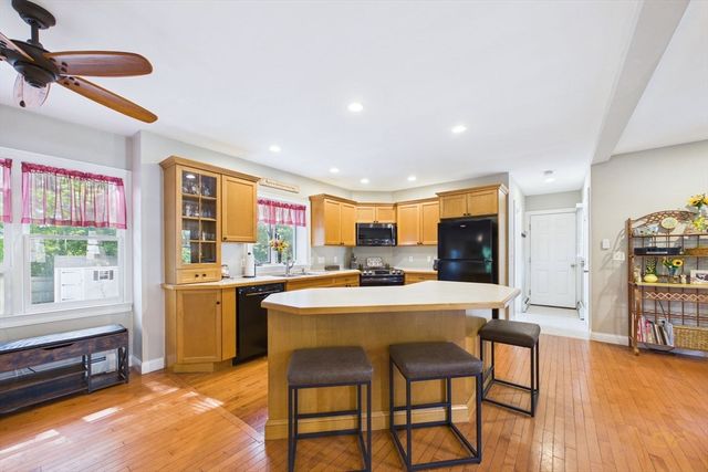 119 Hathaway St, Wareham, MA 02571