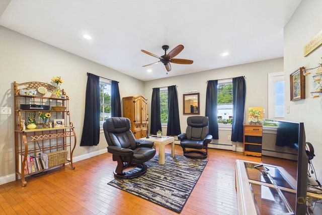 119 Hathaway St, Wareham, MA 02571
