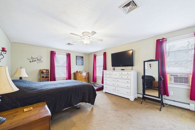 119 Hathaway St, Wareham, MA 02571