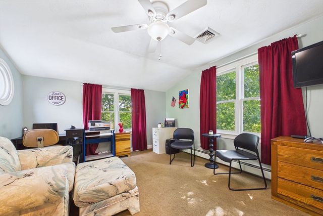 119 Hathaway St, Wareham, MA 02571