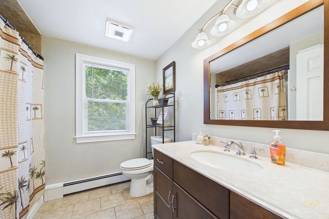 119 Hathaway St, Wareham, MA 02571