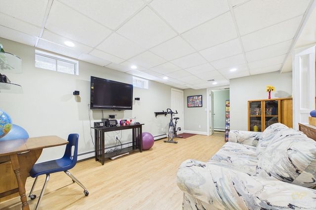 119 Hathaway St, Wareham, MA 02571