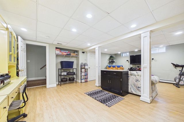 119 Hathaway St, Wareham, MA 02571