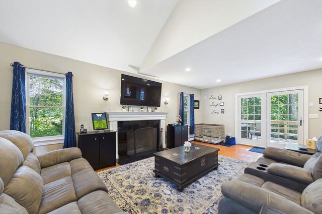 119 Hathaway St, Wareham, MA 02571