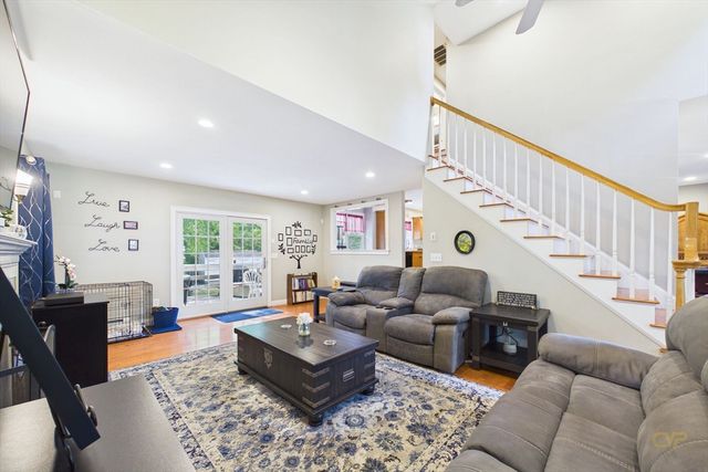 119 Hathaway St, Wareham, MA 02571