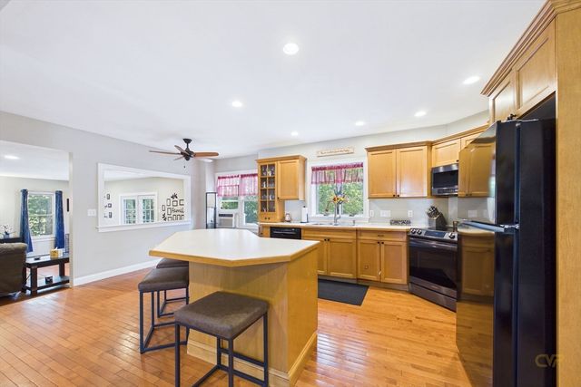 119 Hathaway St, Wareham, MA 02571