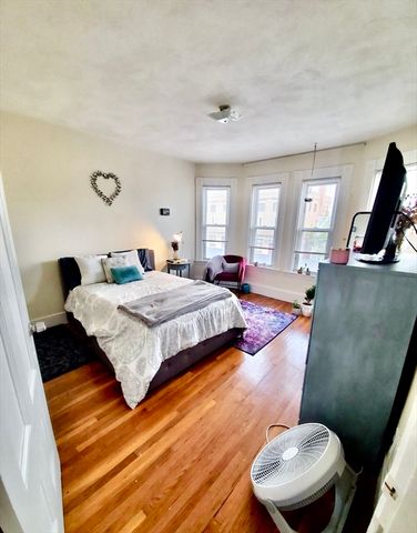 40 Forest St 3, Boston, MA 02119