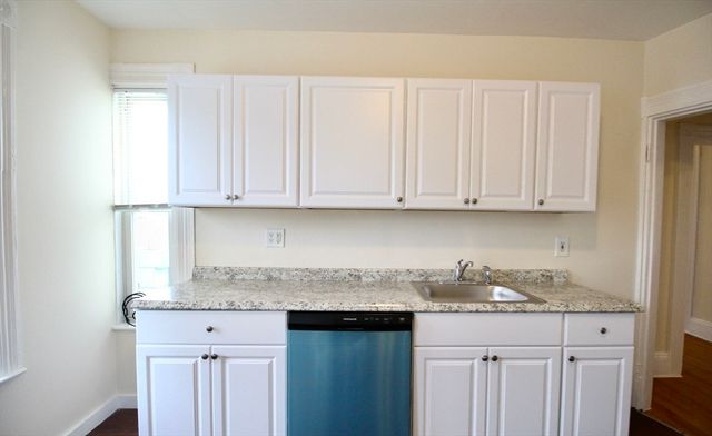 40 Forest St 3, Boston, MA 02119